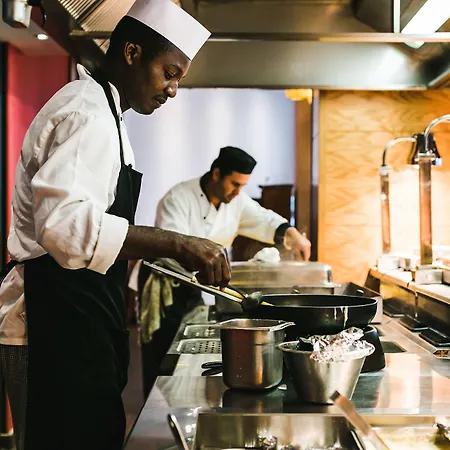 Отель Ax Odycy Сент-Полс-Бей