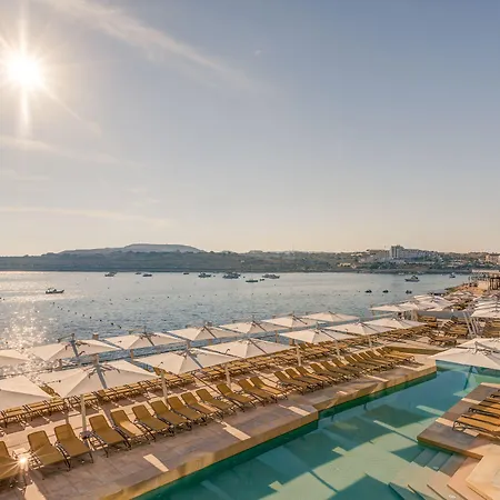 Ax Odycy فندق 4*